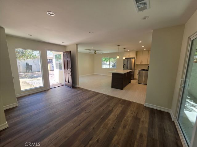 10849 N Swinton Avenue, Granada Hills, CA 91344