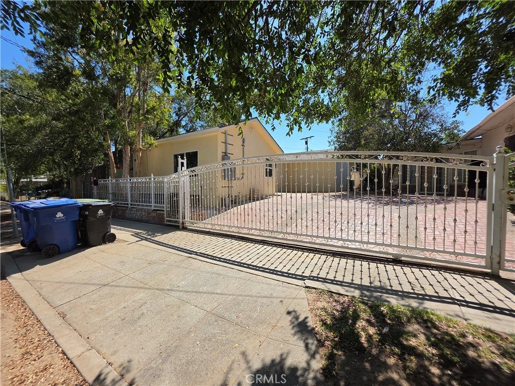 10849 N Swinton Avenue, Granada Hills, CA 91344