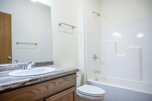 511 Oak Grove Drive, Necedah, WI 54646