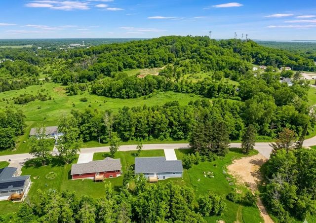 511 Oak Grove Drive, Necedah, WI 54646