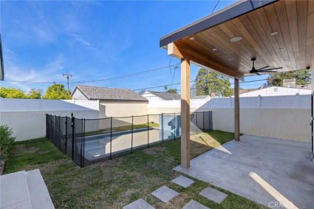 19539 Mobile Street, Reseda, CA 91335