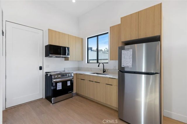 19539 Mobile Street, Reseda, CA 91335