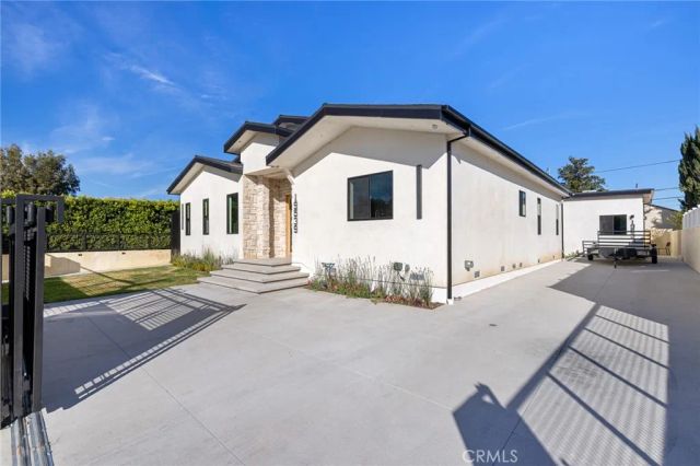 19539 Mobile Street, Reseda, CA 91335