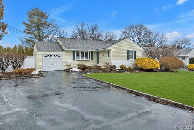 6 Longford Street, Huntington, NY 11743