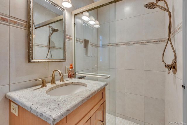 6 Longford Street, Huntington, NY 11743