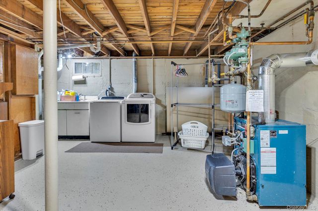 6 Longford Street, Huntington, NY 11743