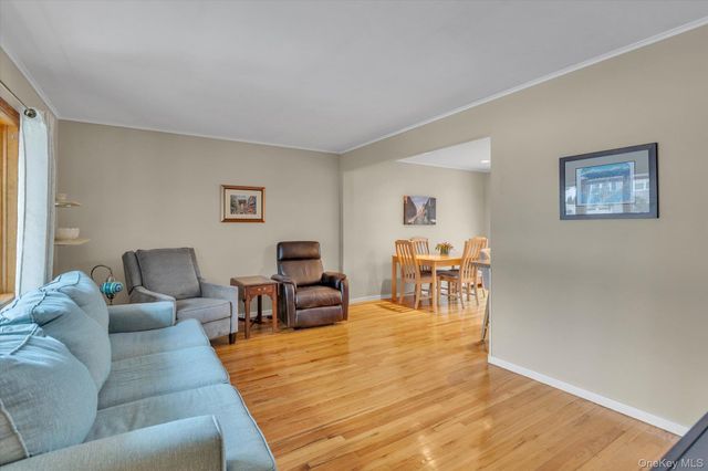 6 Longford Street, Huntington, NY 11743