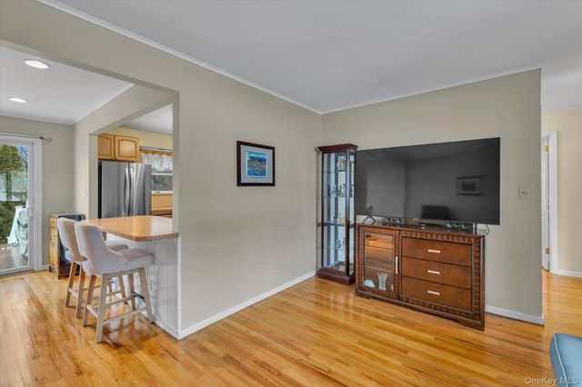 6 Longford Street, Huntington, NY 11743