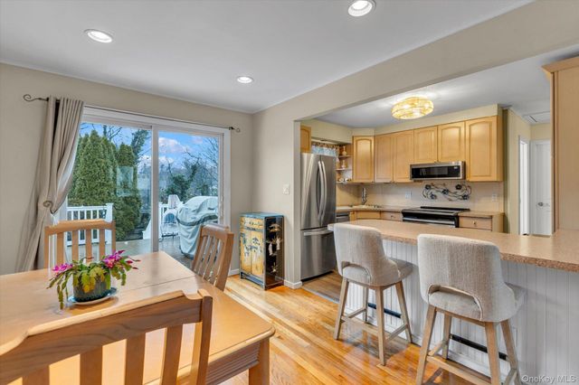 6 Longford Street, Huntington, NY 11743