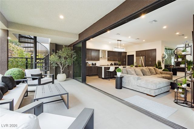 13 Promenade Isle Lane, Henderson, NV 89011