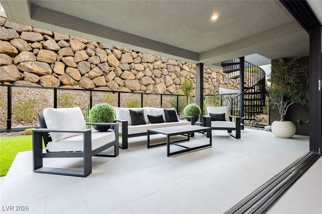 13 Promenade Isle Lane, Henderson, NV 89011