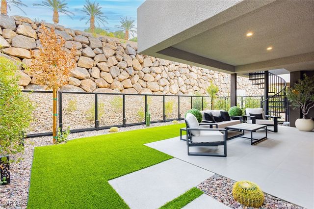 13 Promenade Isle Lane, Henderson, NV 89011