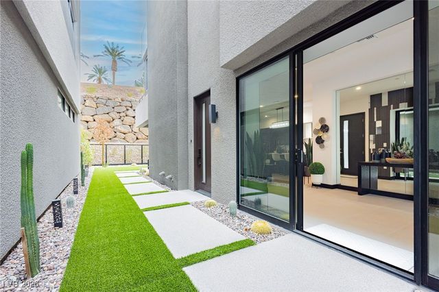 13 Promenade Isle Lane, Henderson, NV 89011