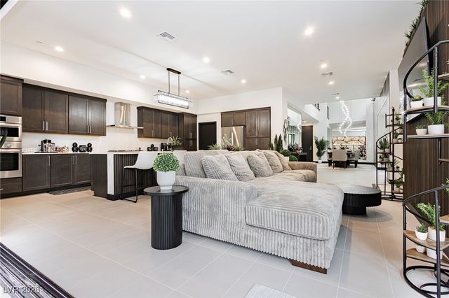 13 Promenade Isle Lane, Henderson, NV 89011