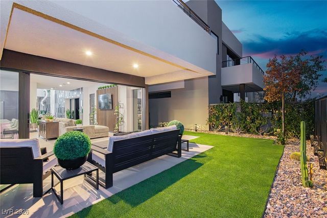 13 Promenade Isle Lane, Henderson, NV 89011