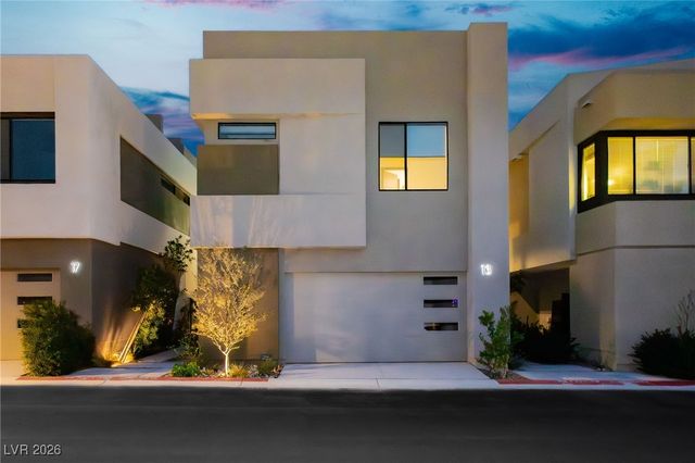 13 Promenade Isle Lane, Henderson, NV 89011