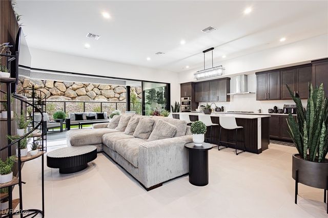 13 Promenade Isle Lane, Henderson, NV 89011