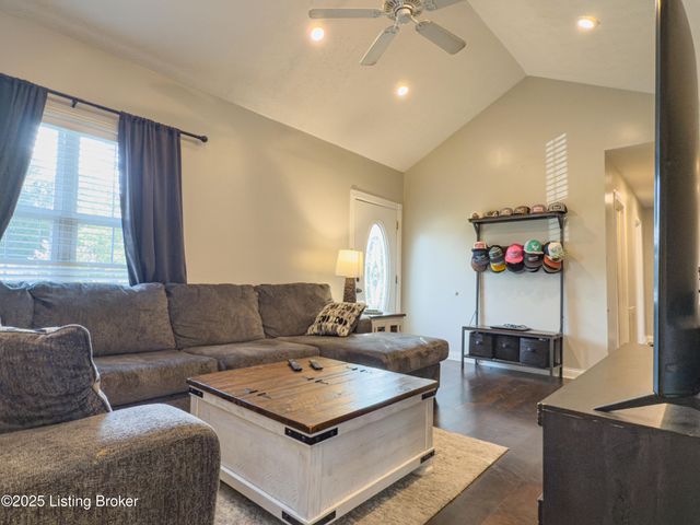 403 Hilltop Rd, Leitchfield, KY 42754