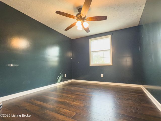 403 Hilltop Rd, Leitchfield, KY 42754