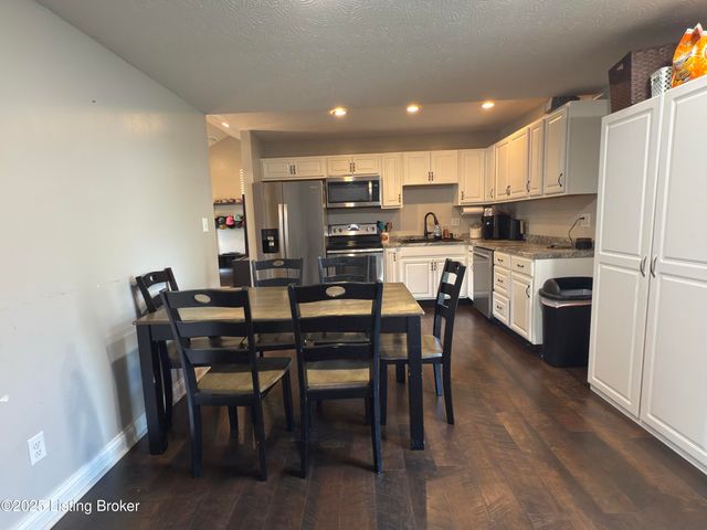 403 Hilltop Rd, Leitchfield, KY 42754