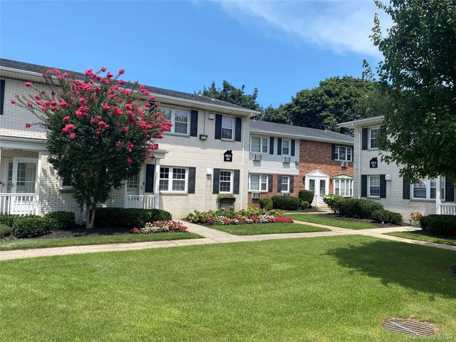 336 Kensington Lane, Bethpage, NY 11714