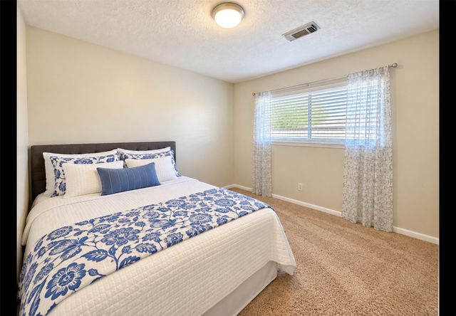 2114 S Yorktown Court S, League City, TX 77573