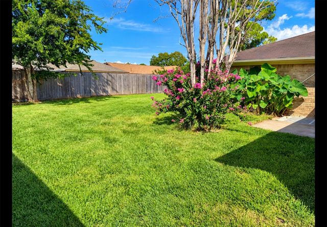 2114 S Yorktown Court S, League City, TX 77573