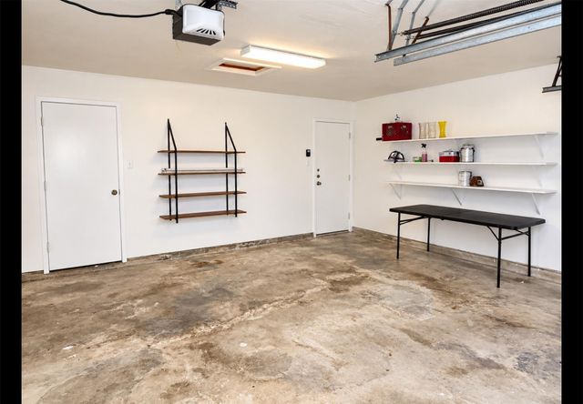 2114 S Yorktown Court S, League City, TX 77573