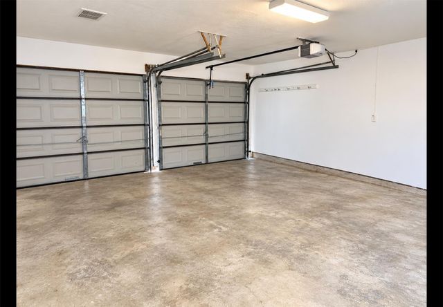 2114 S Yorktown Court S, League City, TX 77573
