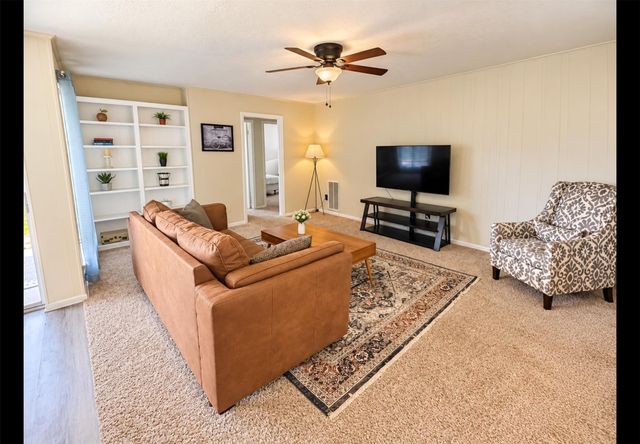2114 S Yorktown Court S, League City, TX 77573