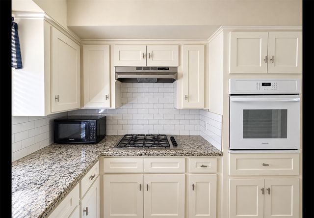 2114 S Yorktown Court S, League City, TX 77573