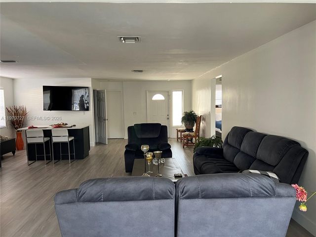 3771 NE 16th Ave, Pompano Beach, FL 33064