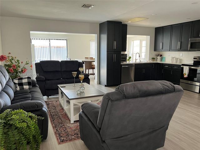 3771 NE 16th Ave, Pompano Beach, FL 33064