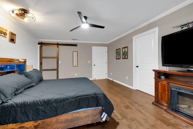 3197 Matts Hollow Rd, Manchester, TN 37355