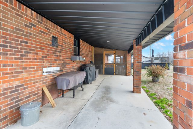 3197 Matts Hollow Rd, Manchester, TN 37355