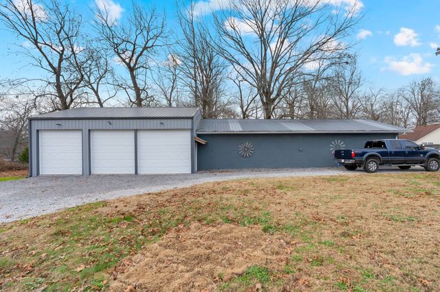 3197 Matts Hollow Rd, Manchester, TN 37355