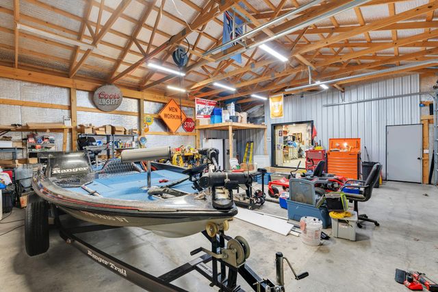 3197 Matts Hollow Rd, Manchester, TN 37355