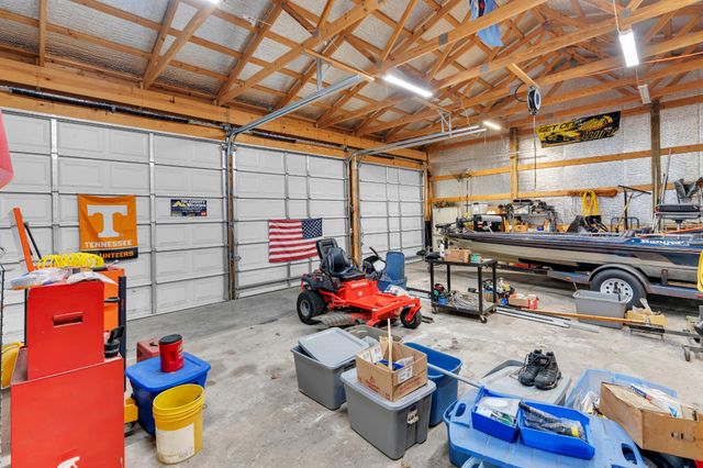 3197 Matts Hollow Rd, Manchester, TN 37355