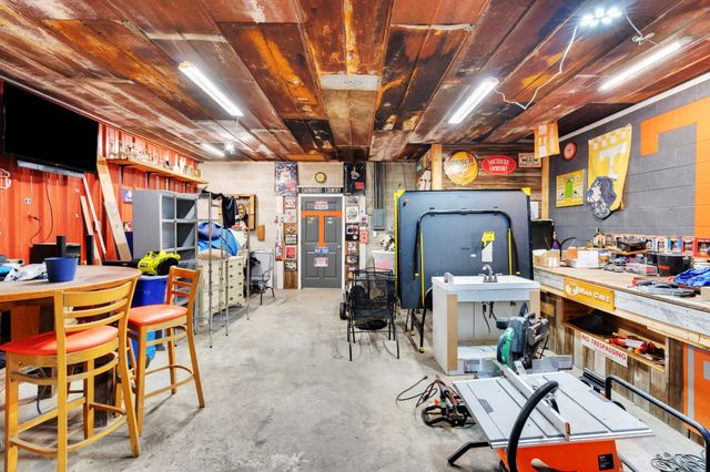 3197 Matts Hollow Rd, Manchester, TN 37355