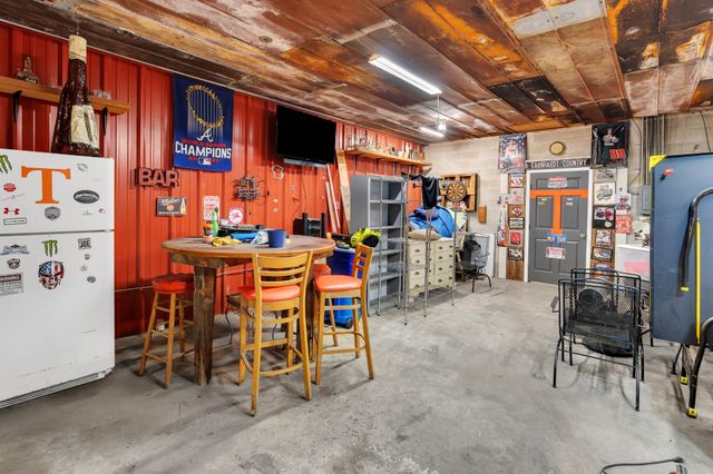 3197 Matts Hollow Rd, Manchester, TN 37355