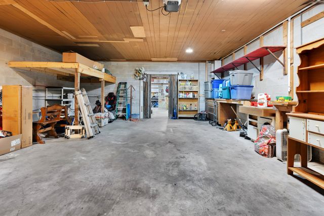 3197 Matts Hollow Rd, Manchester, TN 37355