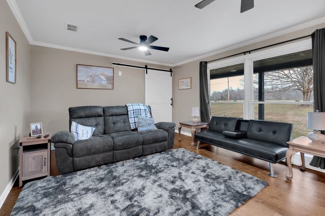 3197 Matts Hollow Rd, Manchester, TN 37355