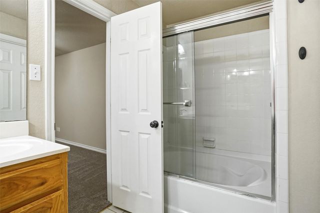 612 N Avenue C, Springtown, TX 76082