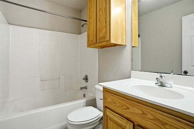 612 N Avenue C, Springtown, TX 76082