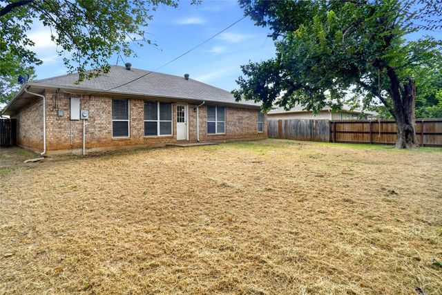 612 N Avenue C, Springtown, TX 76082