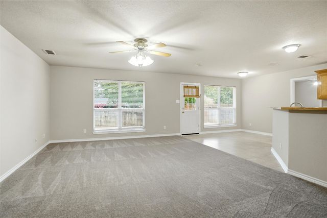 612 N Avenue C, Springtown, TX 76082