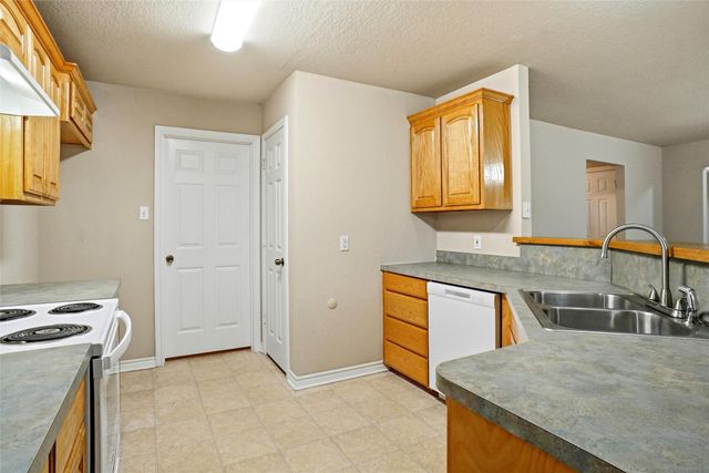 612 N Avenue C, Springtown, TX 76082