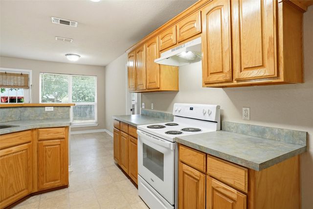 612 N Avenue C, Springtown, TX 76082
