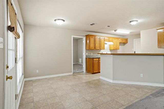 612 N Avenue C, Springtown, TX 76082
