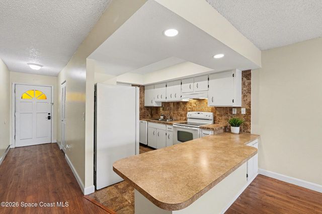 2135 N Courtenay Parkway 217, Merritt Island, FL 32953